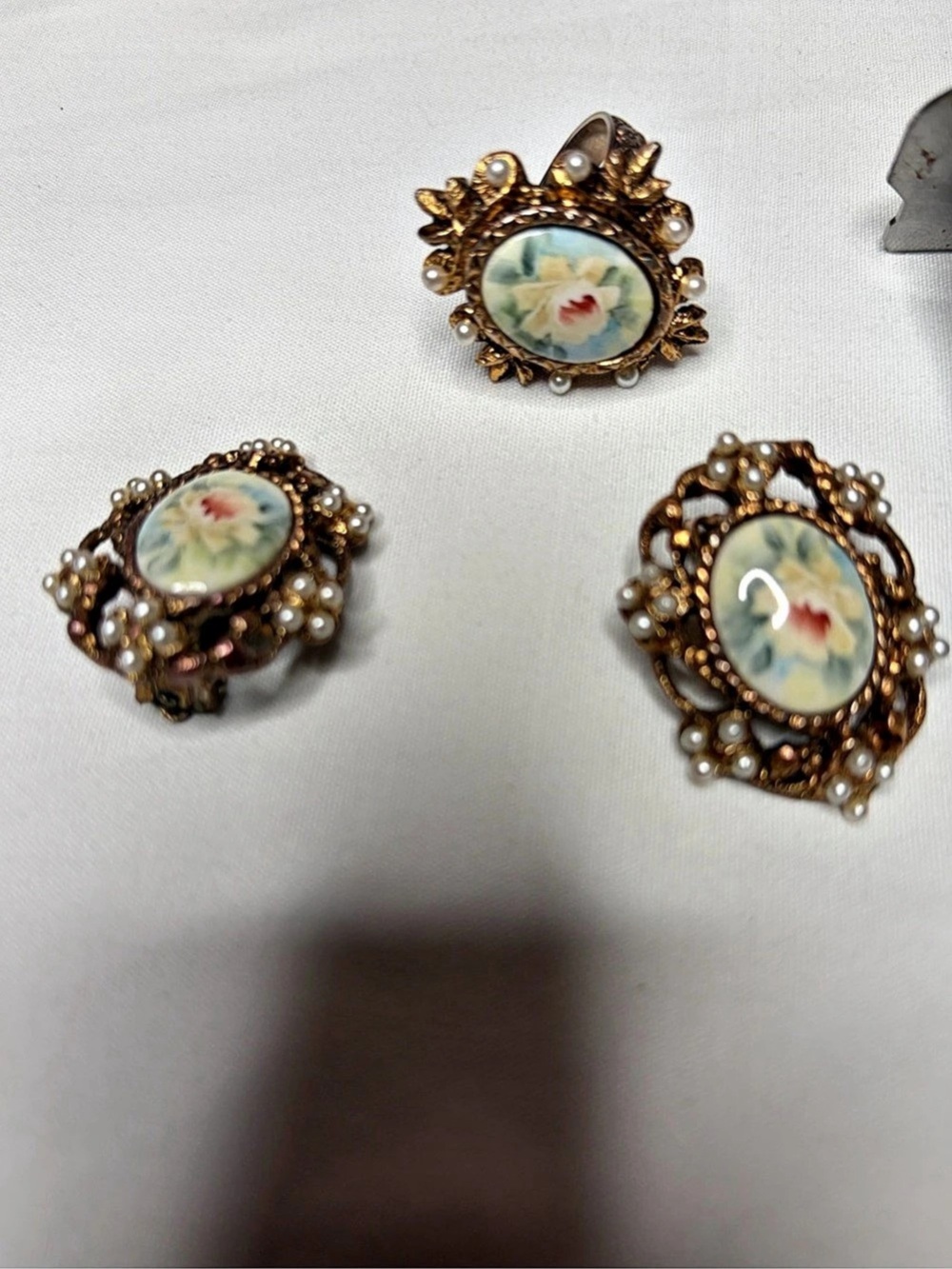 Vintage Floral Cabochon Ring & Clip-On Earrings Set Gold Tone Faux Pearls